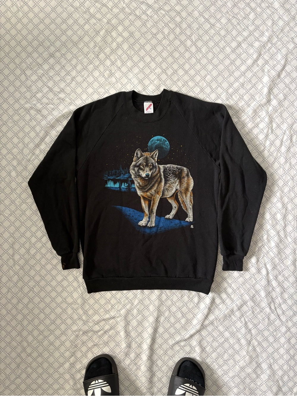Vintage Jerzees Black Crewneck Sweatshirt with Wolf Graphic